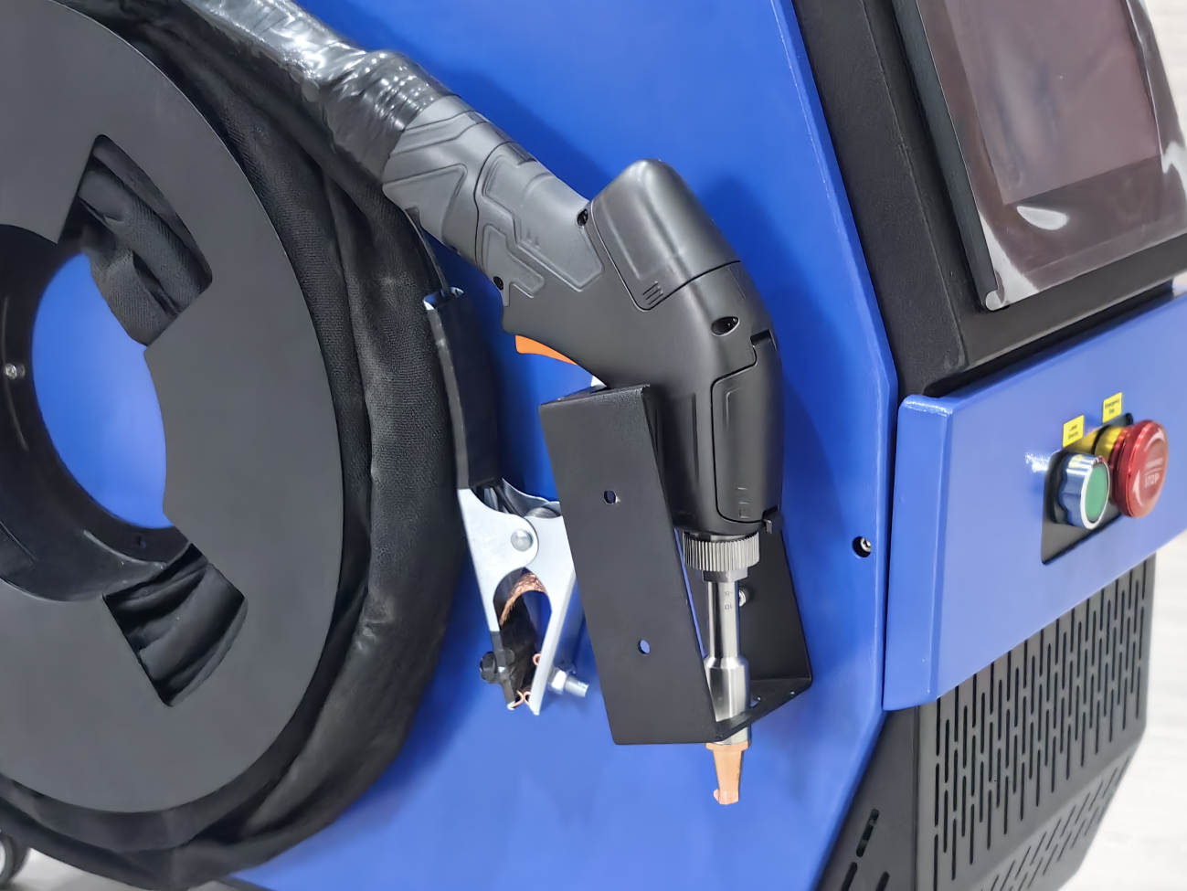 700W 1300W 1700W 2000W Air Cooling Handheld Laser Welding Machine