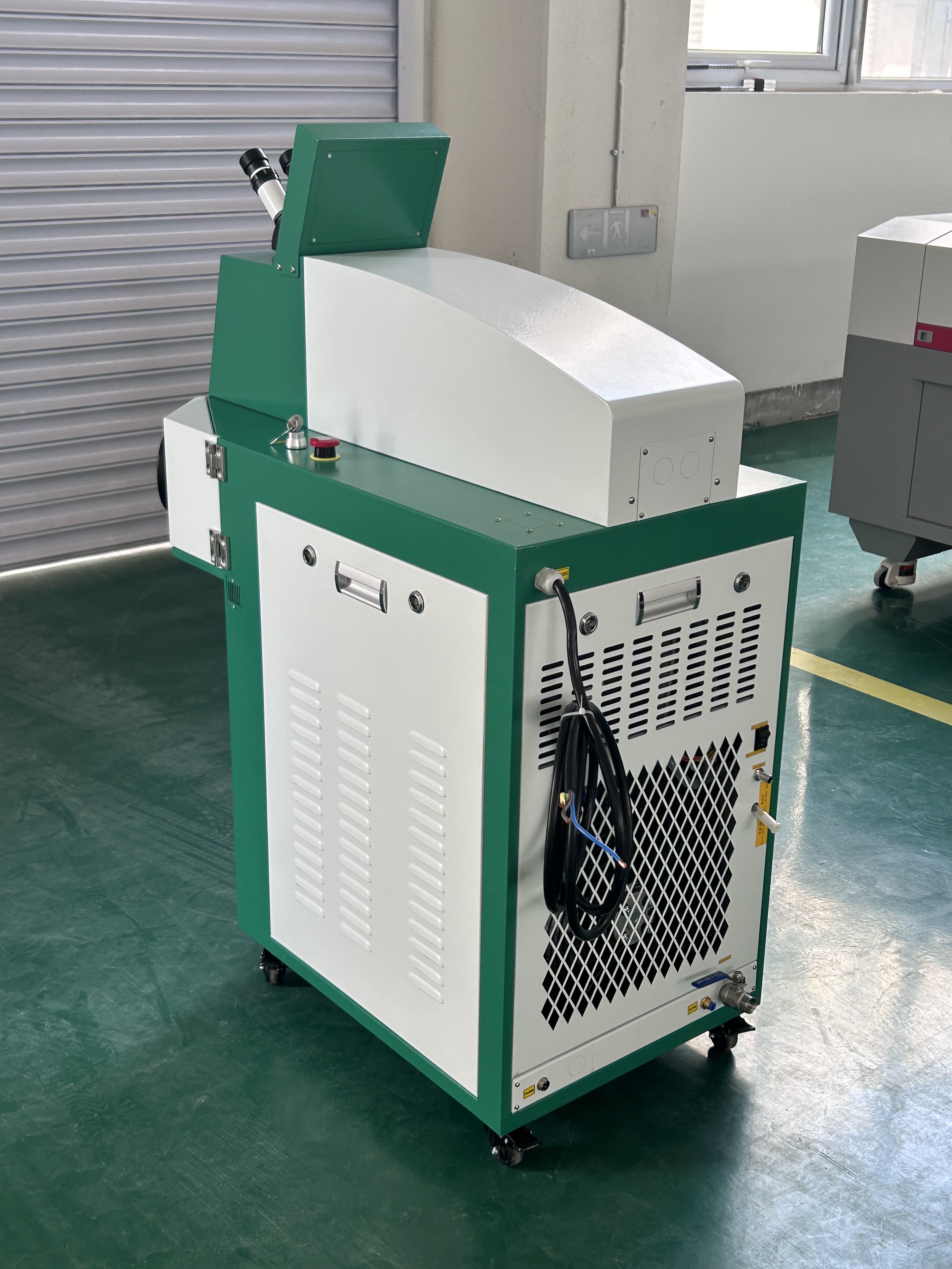 Laser spot YAG welding machine 100W/200W jewelry welding machine Gold Silver soldering machine