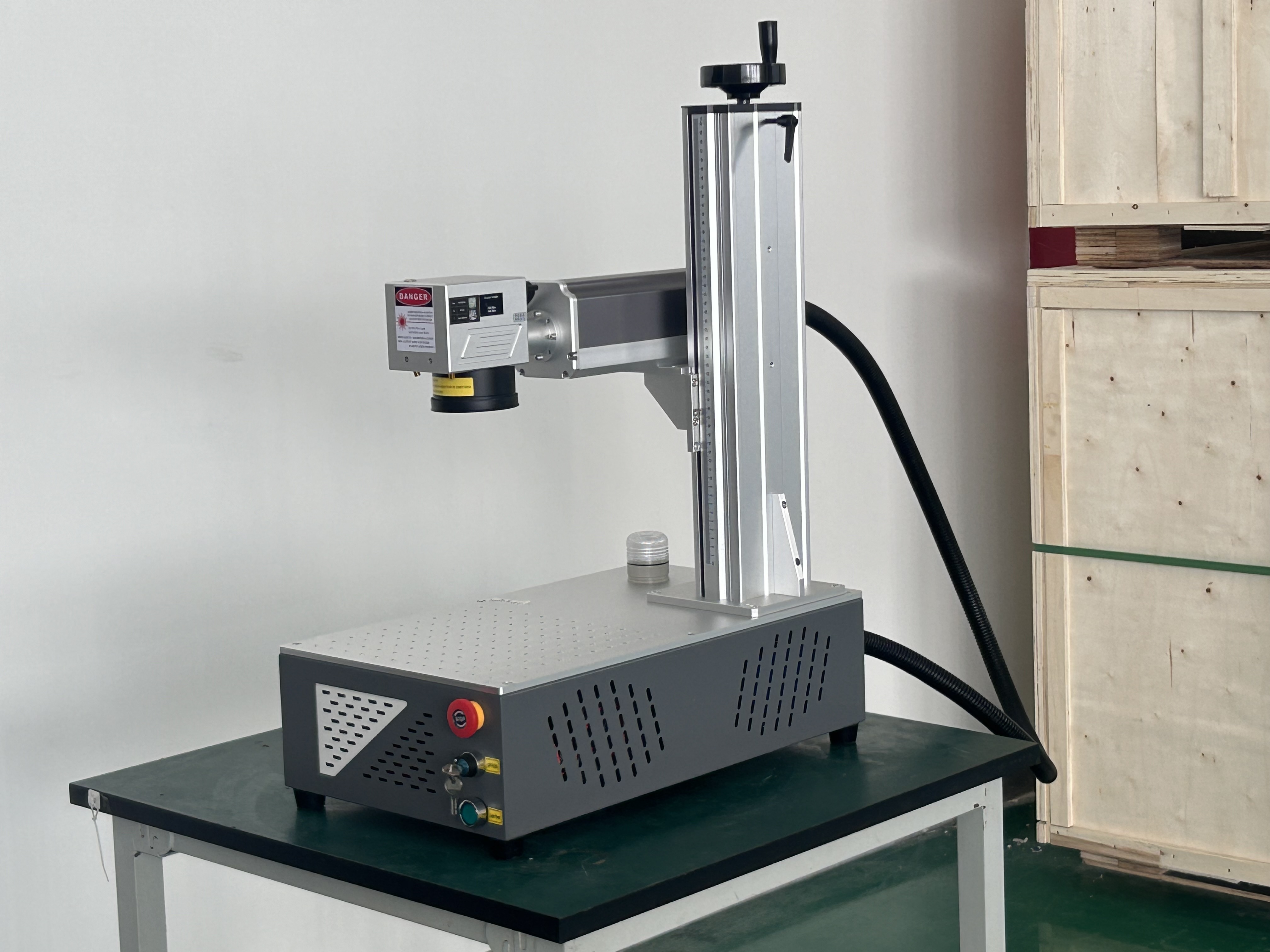 20W 30W 50W 60W 100W Portable Compact Laser Marking Machine RAYCUS JPT High Quality Laser Engraving Machine Factory Wholesale Price