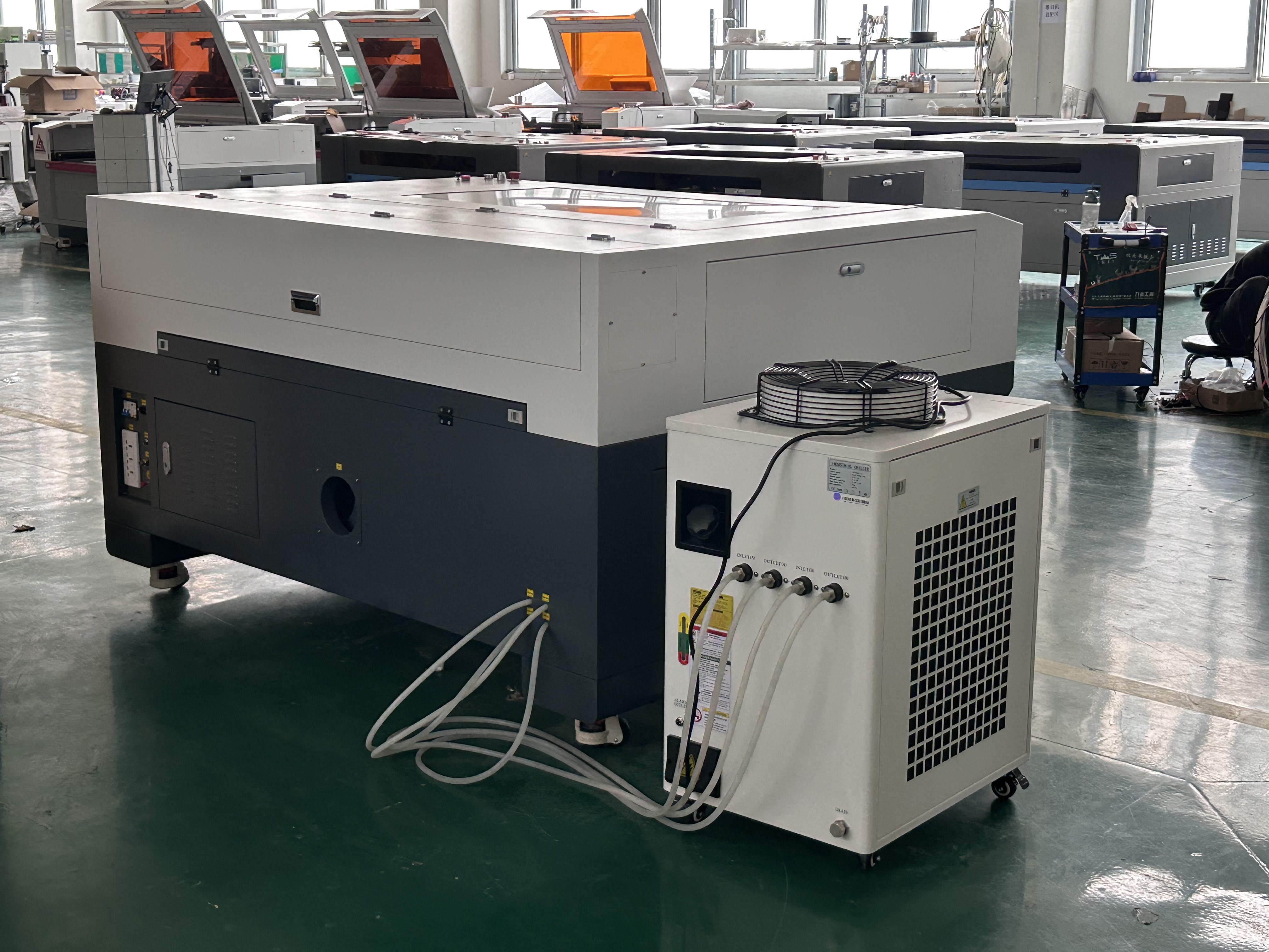1390 High Precision Ball Screw Transmission Co2 Laser Cutting Machine 300W 500W 600W